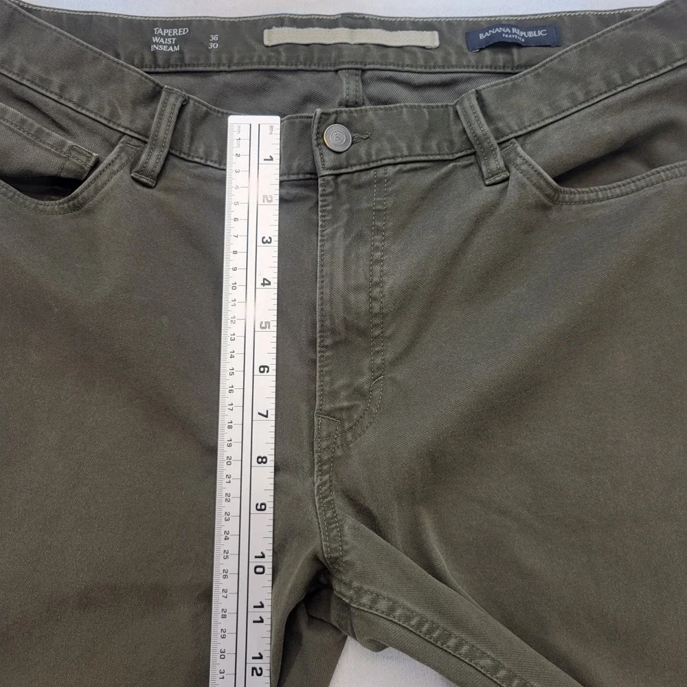 Banana Republic Traveler Pants Mens 36x30 Olive Green Tapered Fit Chino